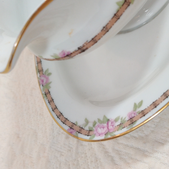 J&C Bavarian Hand-painted Rose Gravy Boat Gold Trim - Picture 3 of 12